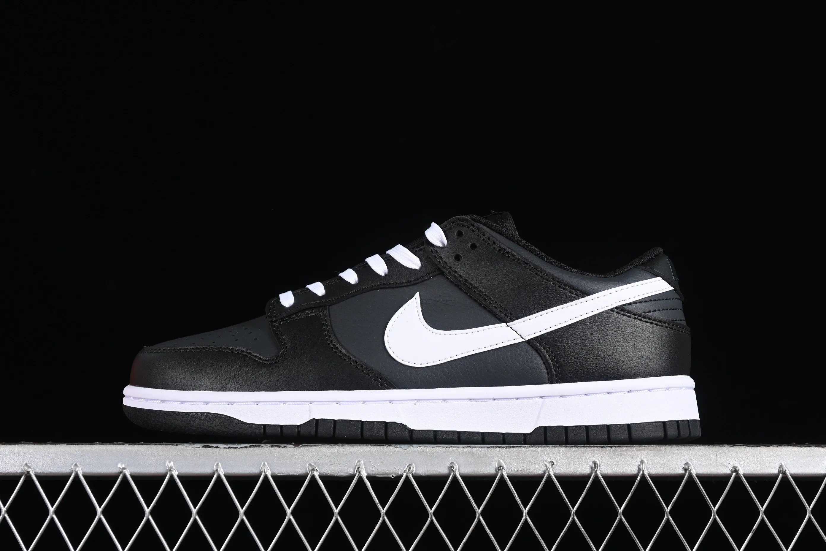 All categories Nk SB Dunk series Nk SB Dunk Low low-top sneakers Nk Dunk Low Retro pure black and white SB low-top sports and leisure sneakers DJ6188-002